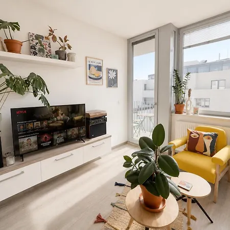 Moderni V Centru Brna S Balkonem A Parkovanim Zdarma Appartement Brno