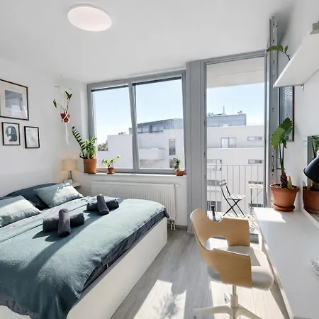 Moderni V Centru Brna S Balkonem A Parkovanim Zdarma Appartement *
